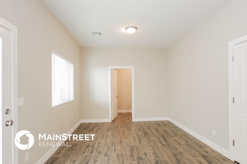 Building Photo - 2000 N 36th St