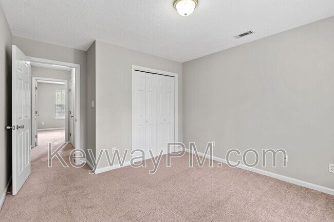 Building Photo - 5780 Carriage Hills Dr