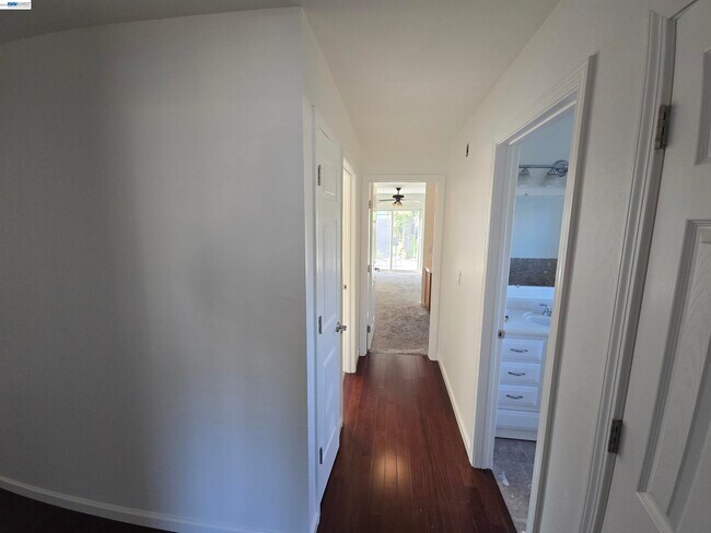 Building Photo - 34 Kingswood Dr