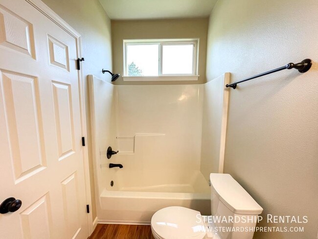 Building Photo - 618 Camden Ln