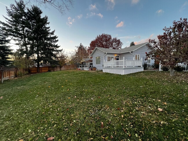 Backyard - 4404 W Chestnut Ave