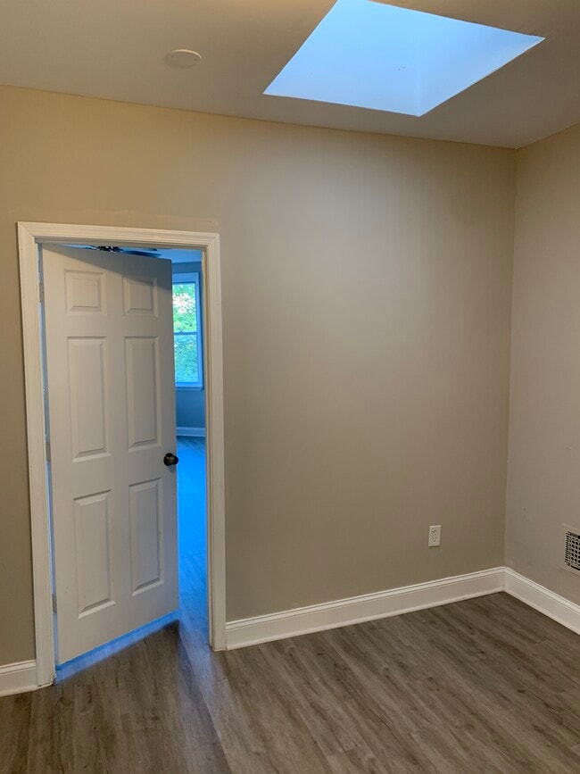 Building Photo - 1644 Ashburton St