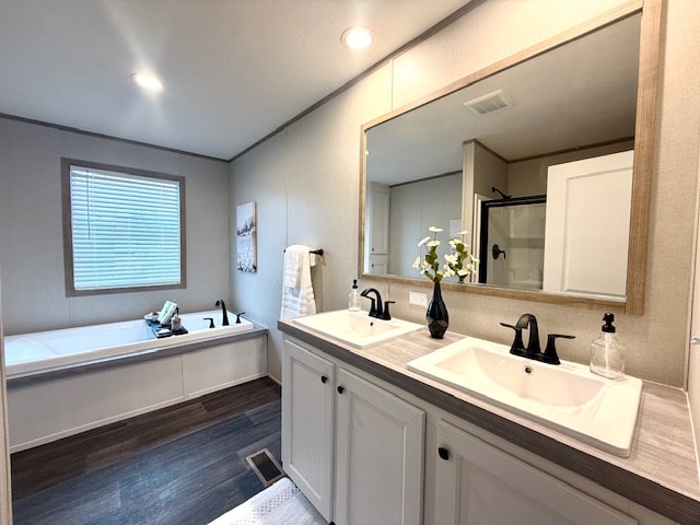 Building Photo - 15919 Flores Curv