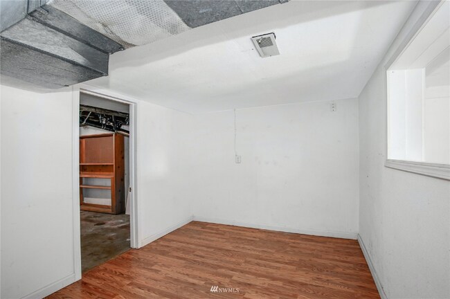 Building Photo - 5706 35th Ave NE