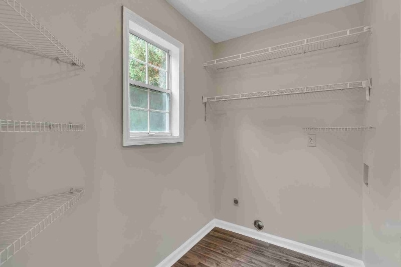 Building Photo - 1520 Birchwood Cir