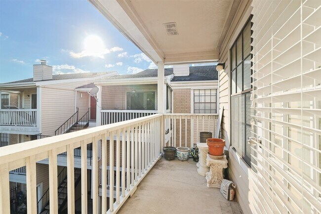 Building Photo - 2750 Holly Hall St