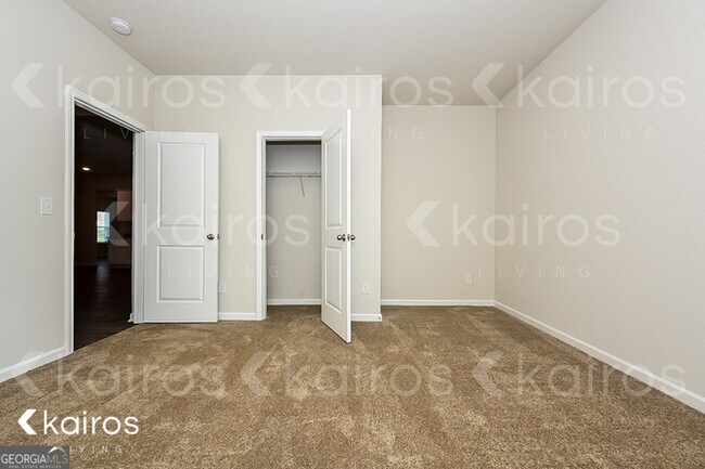 Building Photo - 7000 Pinehurst Way N