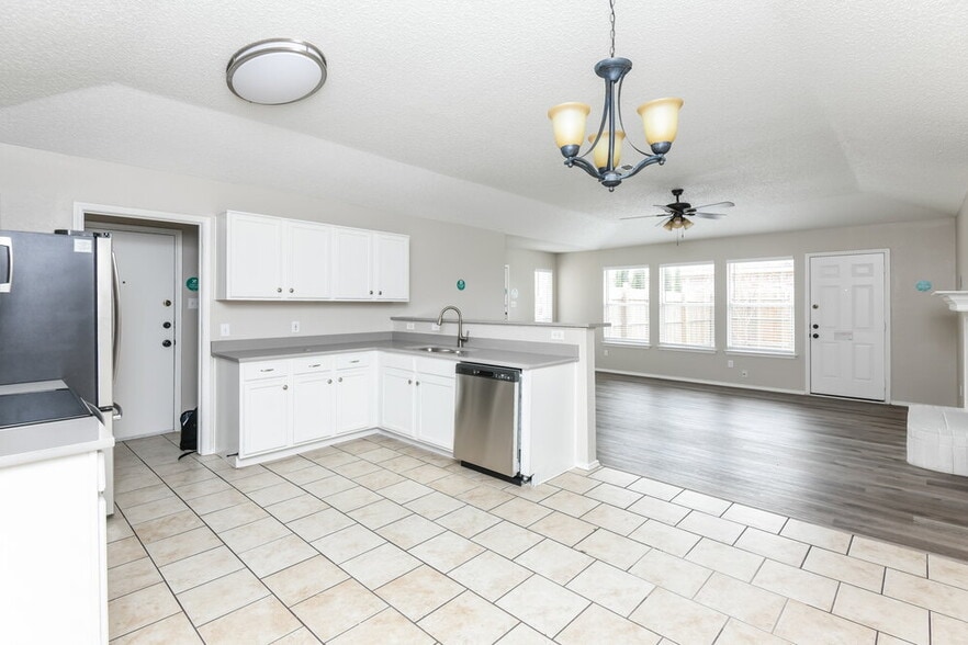 Building Photo - 1504 Woodhall Way