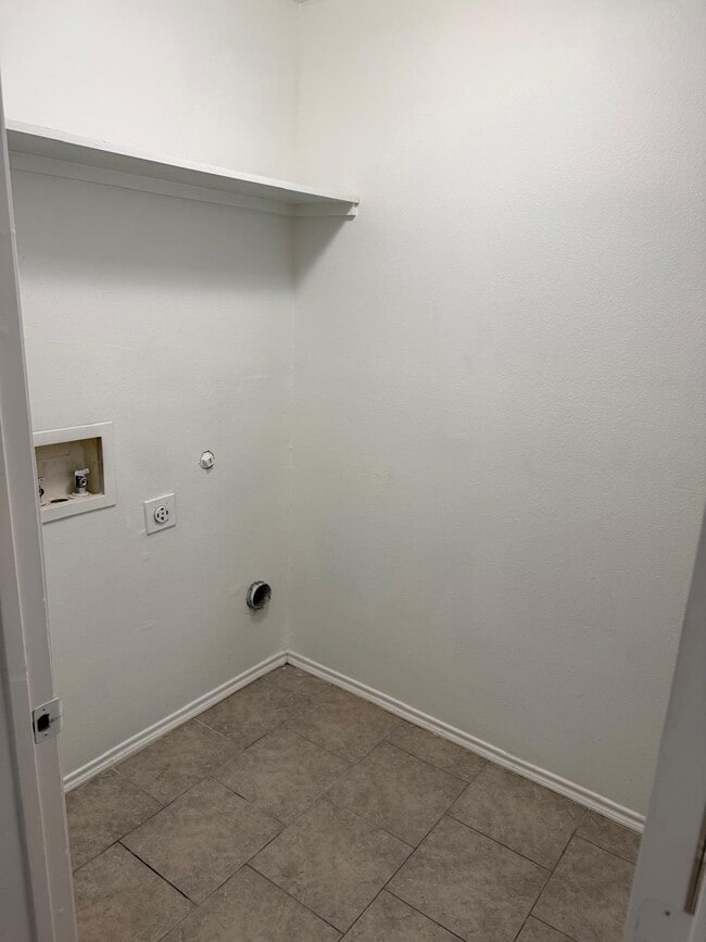 Building Photo - 1920 Galveston Ave