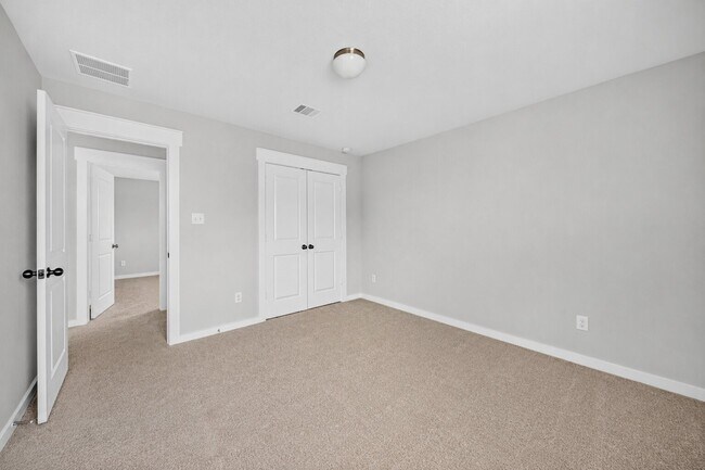 Building Photo - 40557 Mostyn Lake Dr