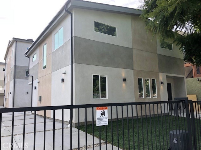 Primary Photo - 14126 Sylvan St
