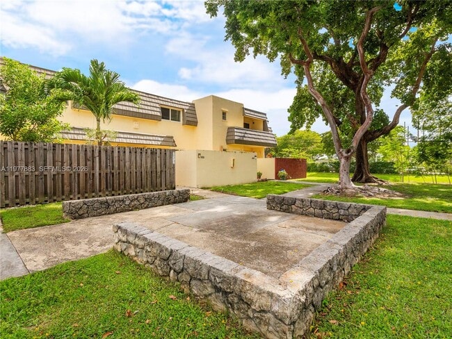 Building Photo - 8329 SW 137th Ave