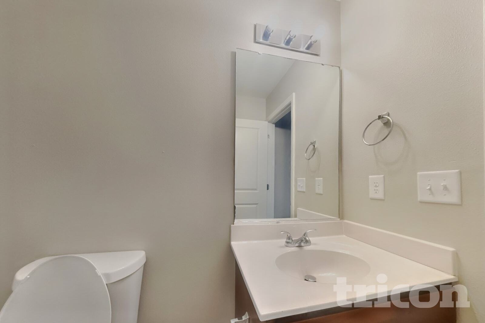Building Photo - 3007 Stauton Dr
