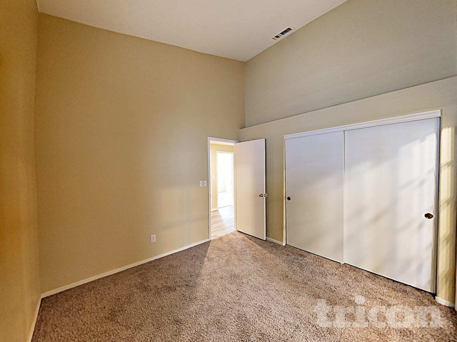 Building Photo - 610 Largo Azul Ave