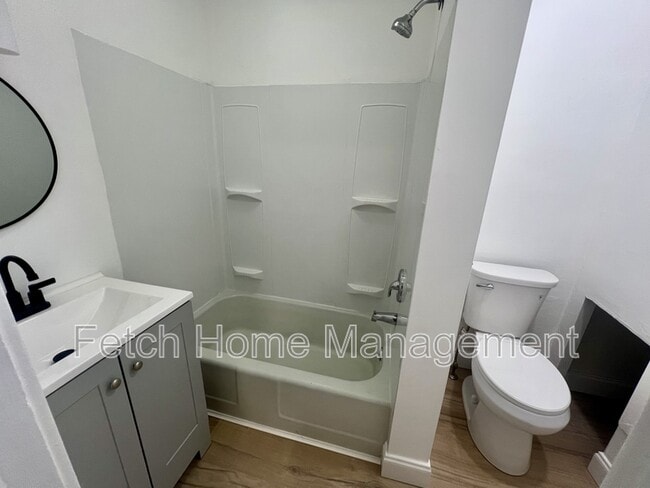 Building Photo - 312 N Reservoir St