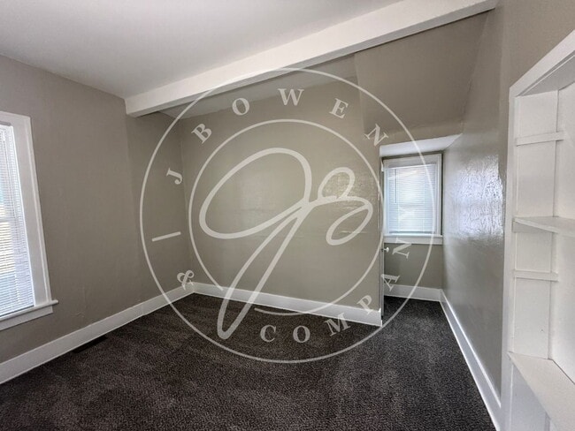 Building Photo - Spacious 3 bedroom 2 bath lower Duplex in Swanton