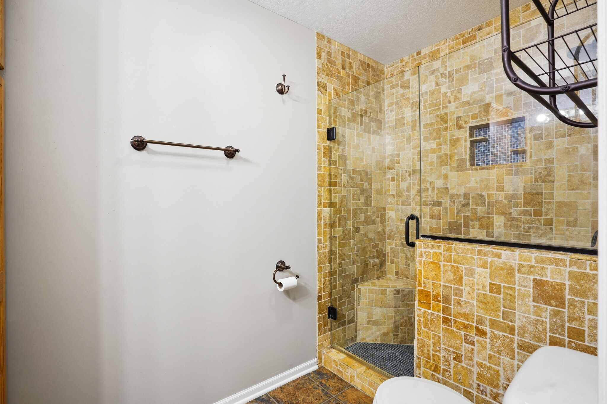 Building Photo - 2100 Meadow Chase Ln