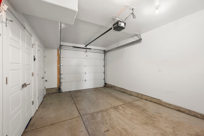 Building Photo - 1551 W 43rd Ave