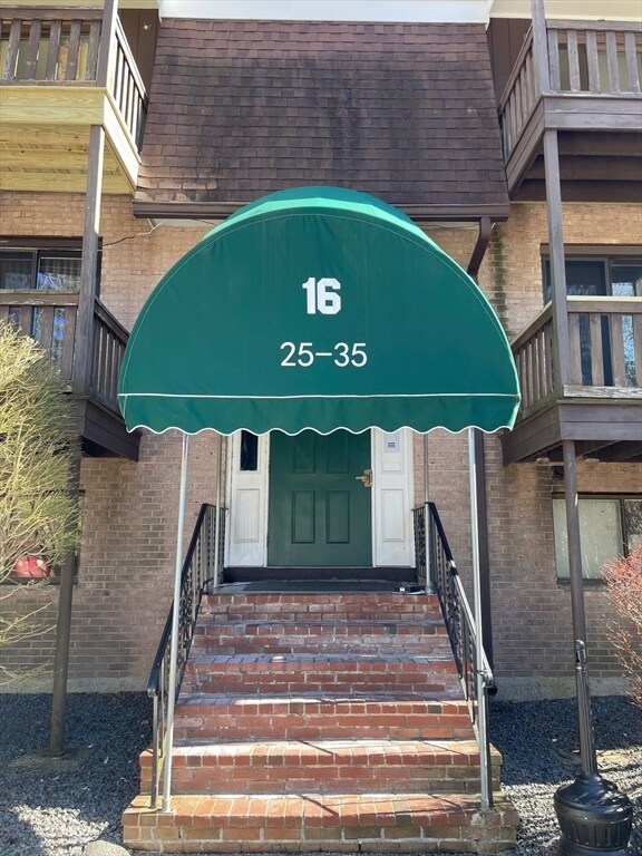 Building Photo - 16 Erick Rd