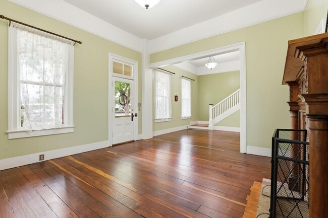 Building Photo - 482 South St