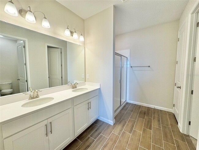 Building Photo - 824 Griffon Ave