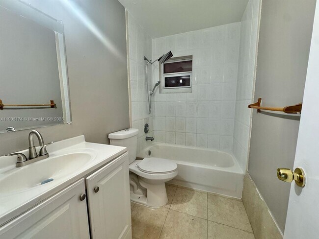 Building Photo - 3556 NW 114th Terrace