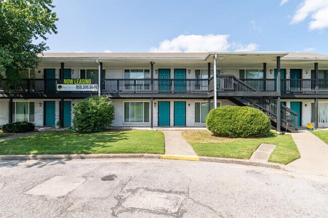 Building Photo - 1685 Alexandria Dr