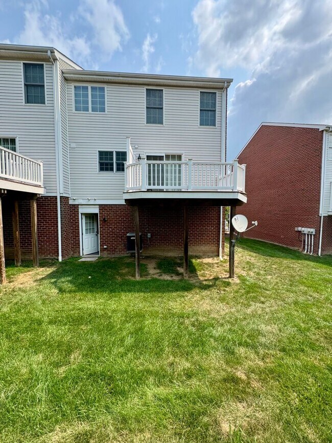 Building Photo - Move-In Ready Wexford Home Featuring Modern Updates and an Attached Two-Car