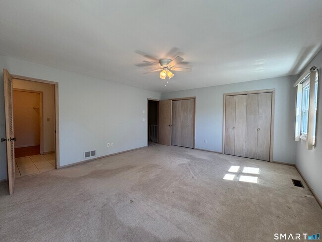 Building Photo - 223 Deer Run