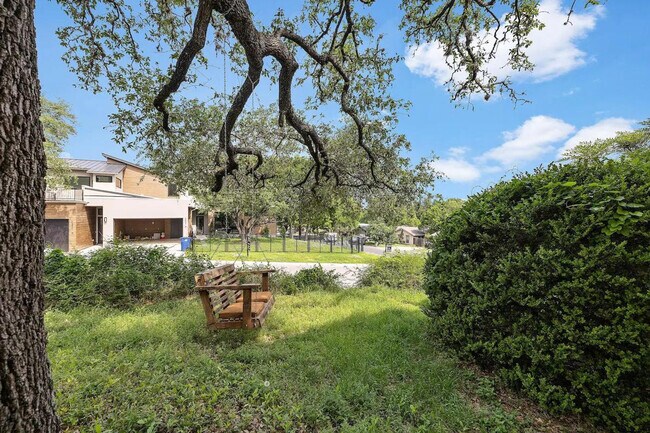 Building Photo - 2307 Trailside Dr