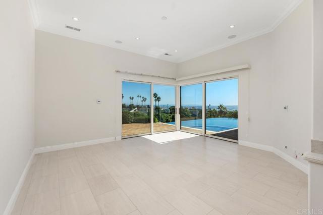 Building Photo - 5971 La Jolla Mesa Dr
