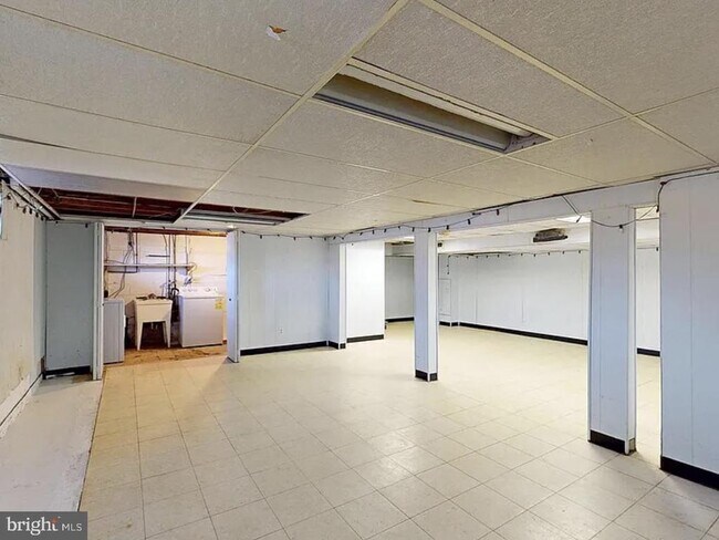 Building Photo - 213 Wayne Dr