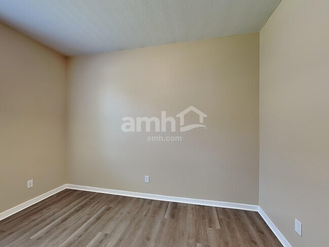 Building Photo - 9253 Black Thorn Loop