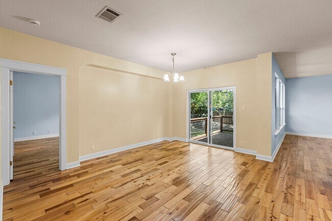 Building Photo - 610 Palo Alto Ln