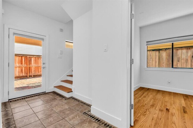 Building Photo - 4509B Eigel St