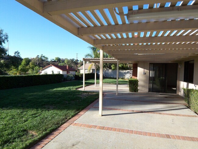 Building Photo - Charming 3Br/2Ba Single Story House W/3 Car Garage in Poway