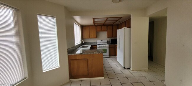 Building Photo - 2813 Cacto Ct