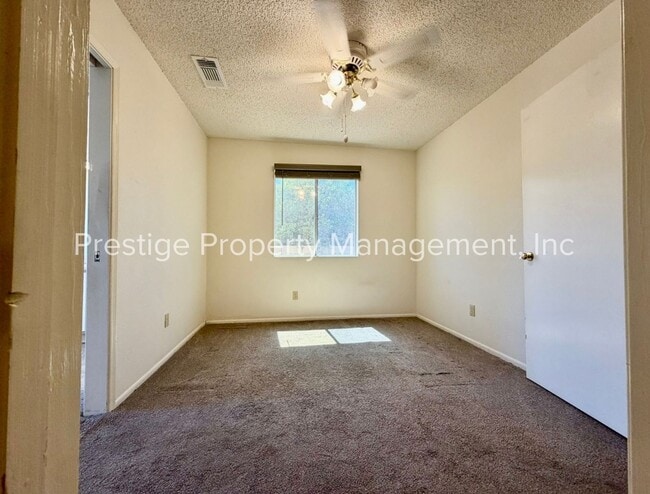 Building Photo - ***RENT SPECIAL*** 3/2 Beautiful Rita Ranch Home With Open Design!!!