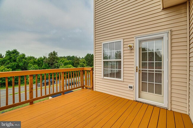 Building Photo - 417 Sparkleberry Terrace NE