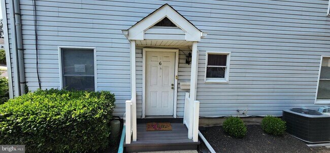 Building Photo - 41 Byberry Rd