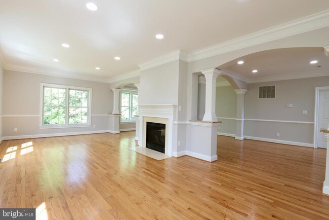 Building Photo - 1310 Forestwood Dr