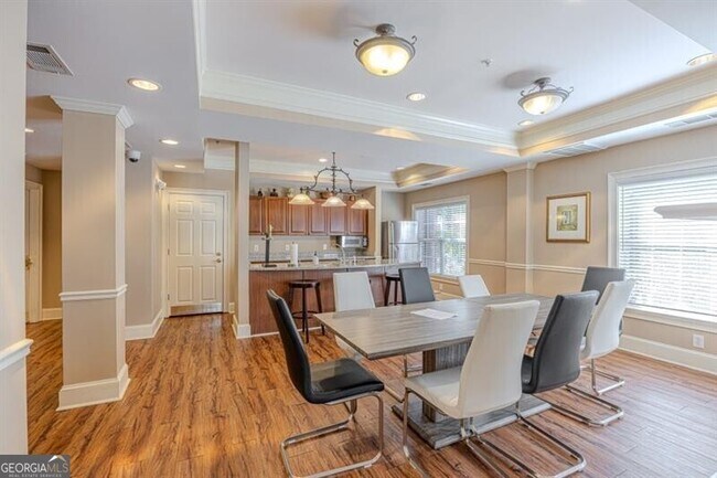 Building Photo - 3275 Lenox Rd NE