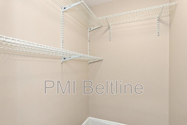 Building Photo - 1164 Sells Ave SW