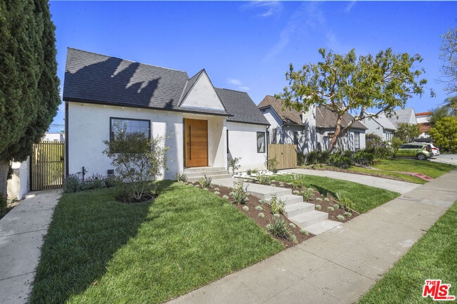Building Photo - 1161 Stearns Dr