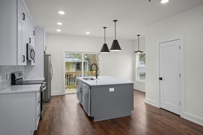 Building Photo - 3 Bed 2.5 Bath New Construction in Old Hickory