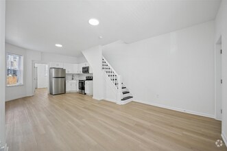 Building Photo - 6339 Reedland St