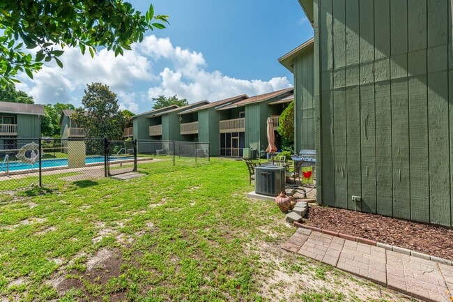 Building Photo - Stunning 2 Bedroom Townhouse in Fort Walto...