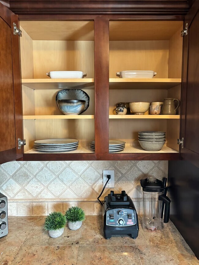 Building Photo - 16 Mussey St