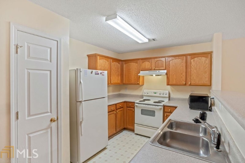 Building Photo - 6213 Hickory Ln Cir