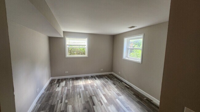 Building Photo - 418 Assembly Dr